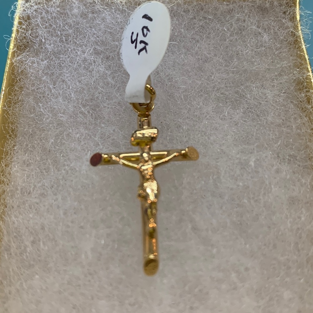 Beautiful 10k gold cross with tag